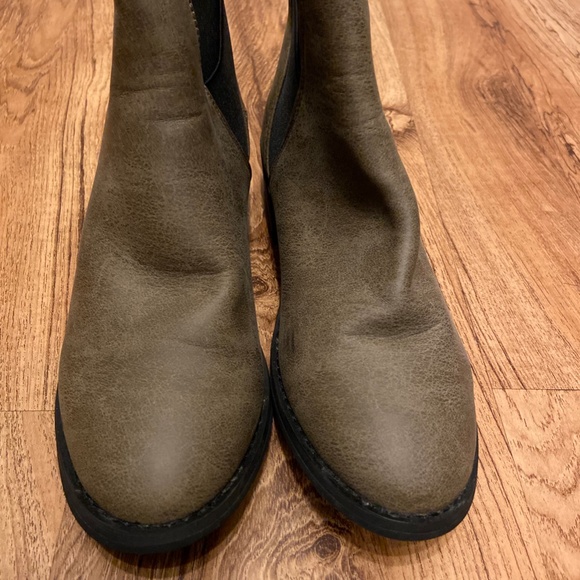 Taupe Chelsea Boots/Booties (Streetwear Society) Size 6 - Picture 2 of 6